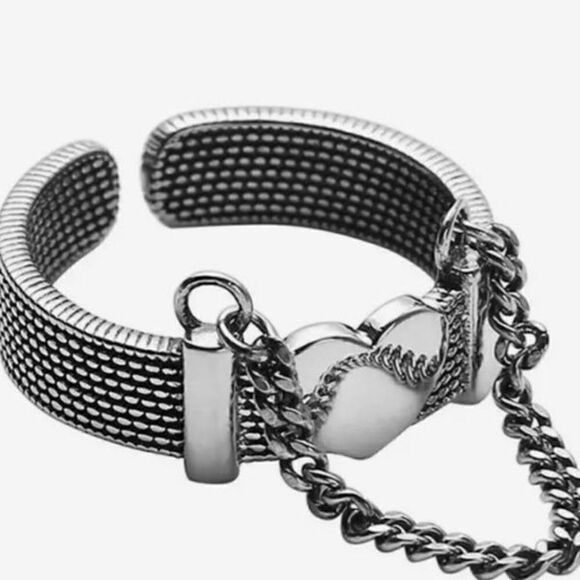 The Unchain My Heart Ring in antiqued Tibetan Silver 925 - Picture 8 of 12